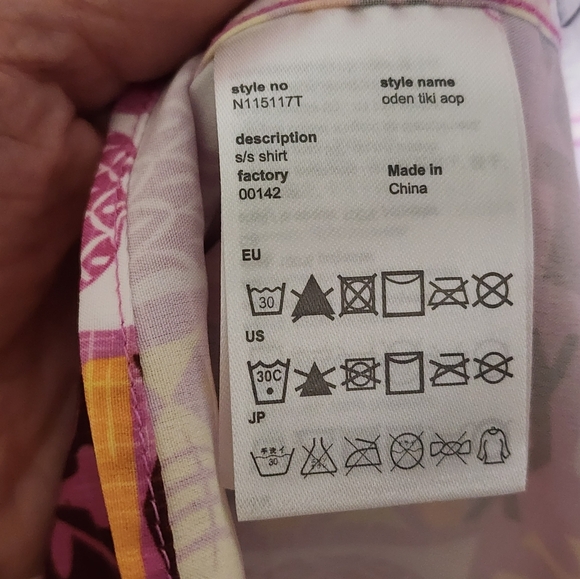 5 For $30 Wesc Vibrant Multicolor Graphic Men's Shirt - Picture 6 of 8